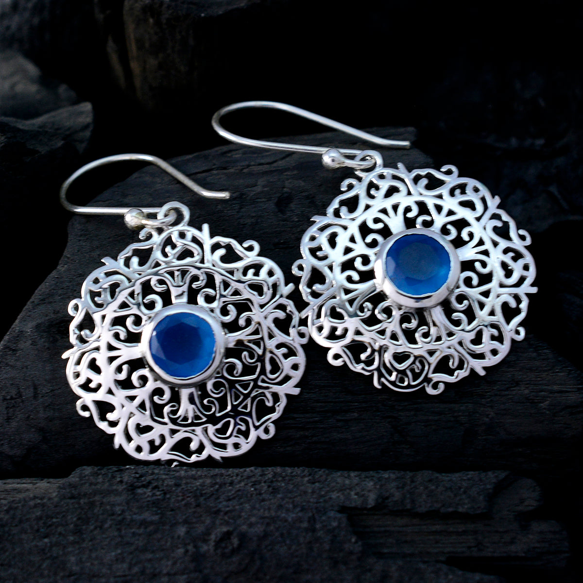 Chalcedony-Italian-Luna-Solitaire-Dangle-Blue-92.5-Silver-Earring