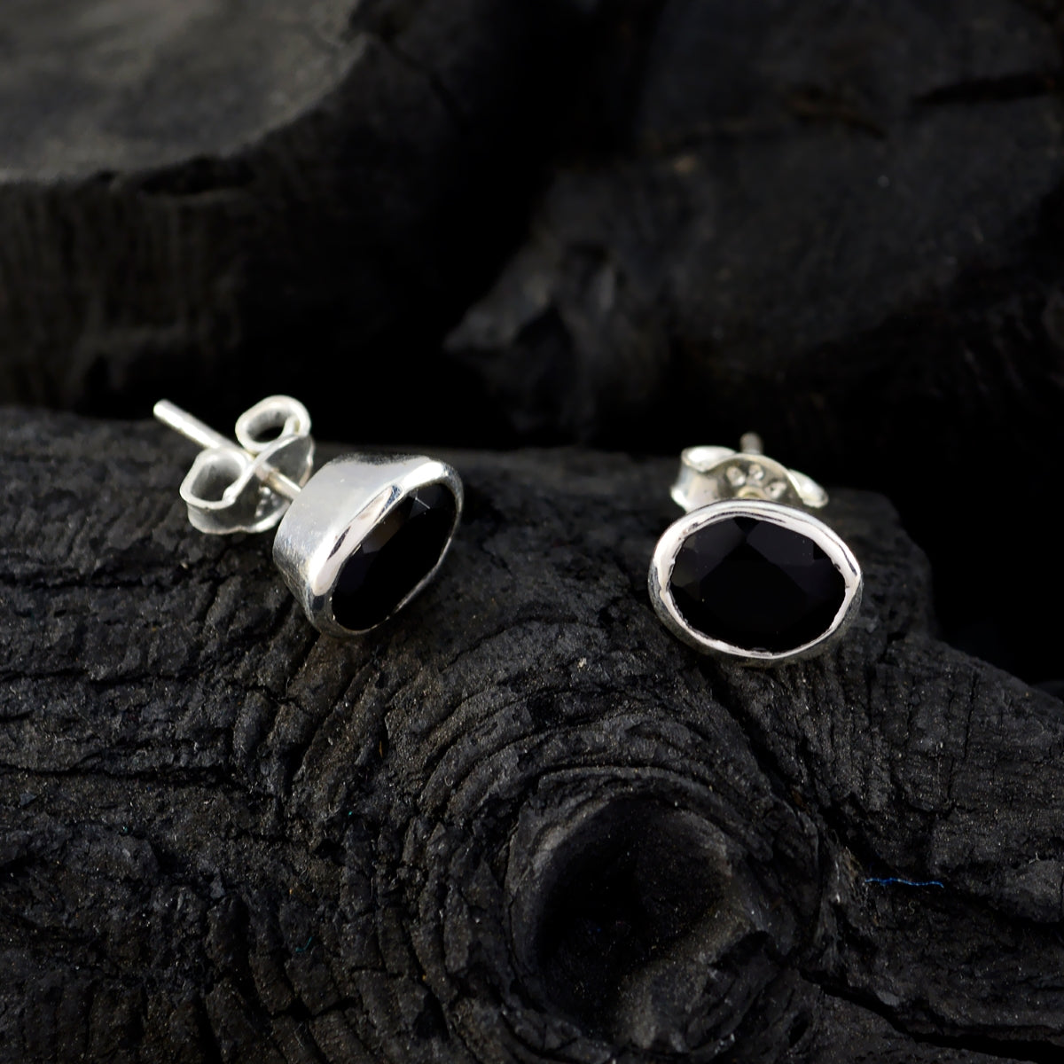 Black-Onyx-Russian-Aiko-Solitaire-Stud-Black-92.5-Silver-Earring