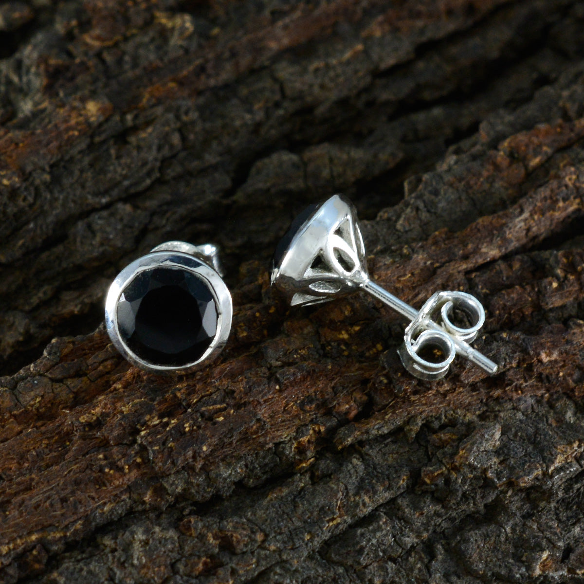 Black-Onyx-Japanese-Teresa-Solitaire-Stud-Black-92.5-Silver-Earring