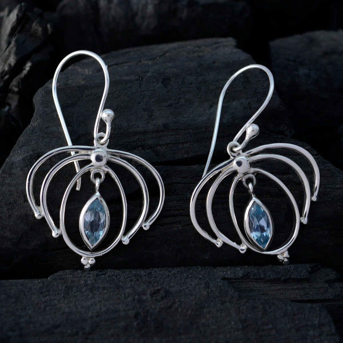 Blue-topaz-Spanish-Giulia-Solitaire-Dangle-Blue-Sterling-Silver-Earring