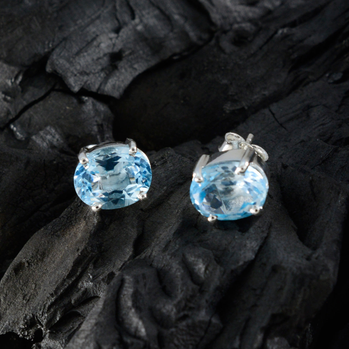 Blue-topaz-Japanese-Yuki-Solitaire-Stud-Blue-925-Sterling-Silver-Earring