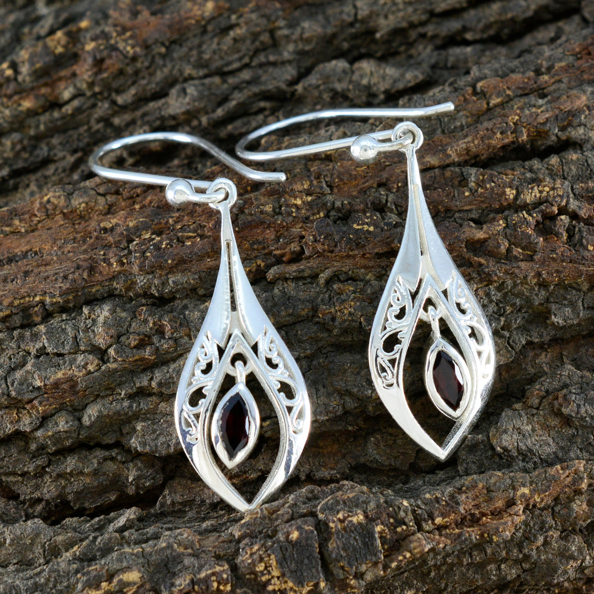 Garnet-African-Natalie-Solitaire-Dangle-Red-Silver-Earring