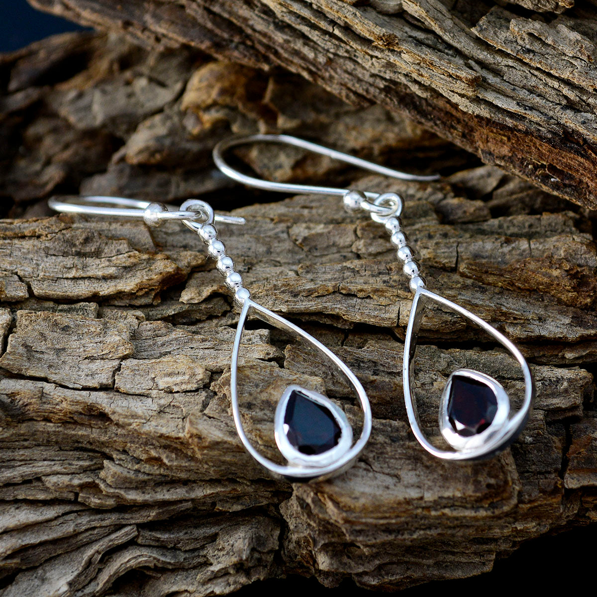 Garnet-Moroccan-Nora-Solitaire-Dangle-Red-92.5-Silver-Earring