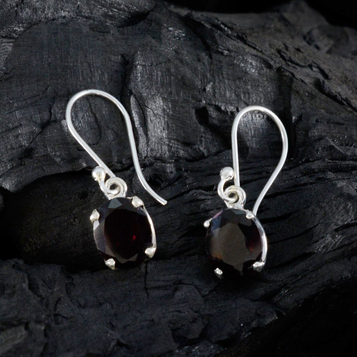 Garnet-American-Yasmine-Solitaire-Dangle-Red-Silver-Earring