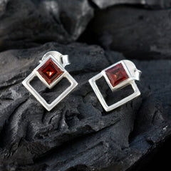 Garnet-Middle-Eastern-Amanda-Solitaire-Stud-Red-Silver-Earring