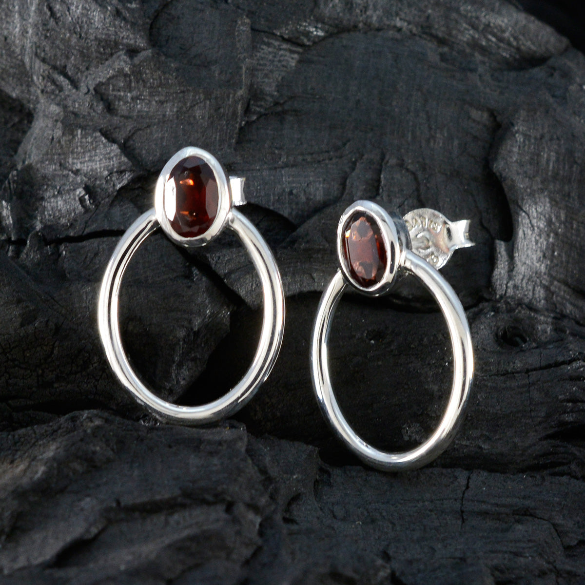 Garnet-Spanish-Pauline-Solitaire-Stud-Red-92.5-Silver-Earring