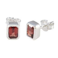 Garnet-Japanese-Luisa-Solitaire-Stud-Red-Silver-Earring