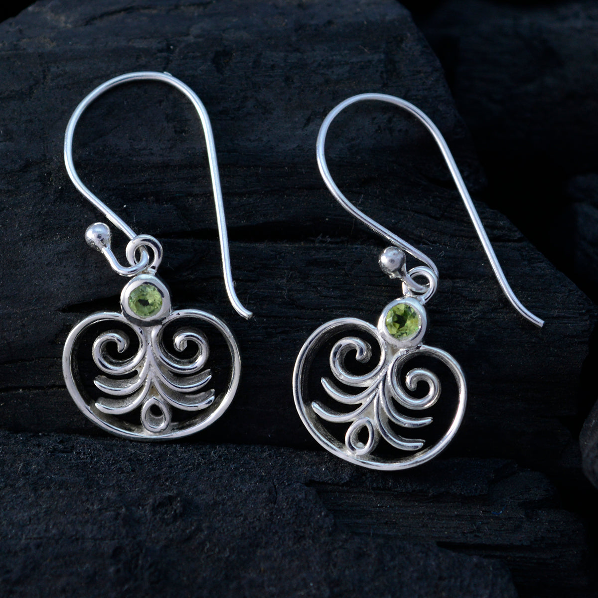 Peridot-Egyptian-Aurora-Solitaire-Dangle-Green-Silver-Earring