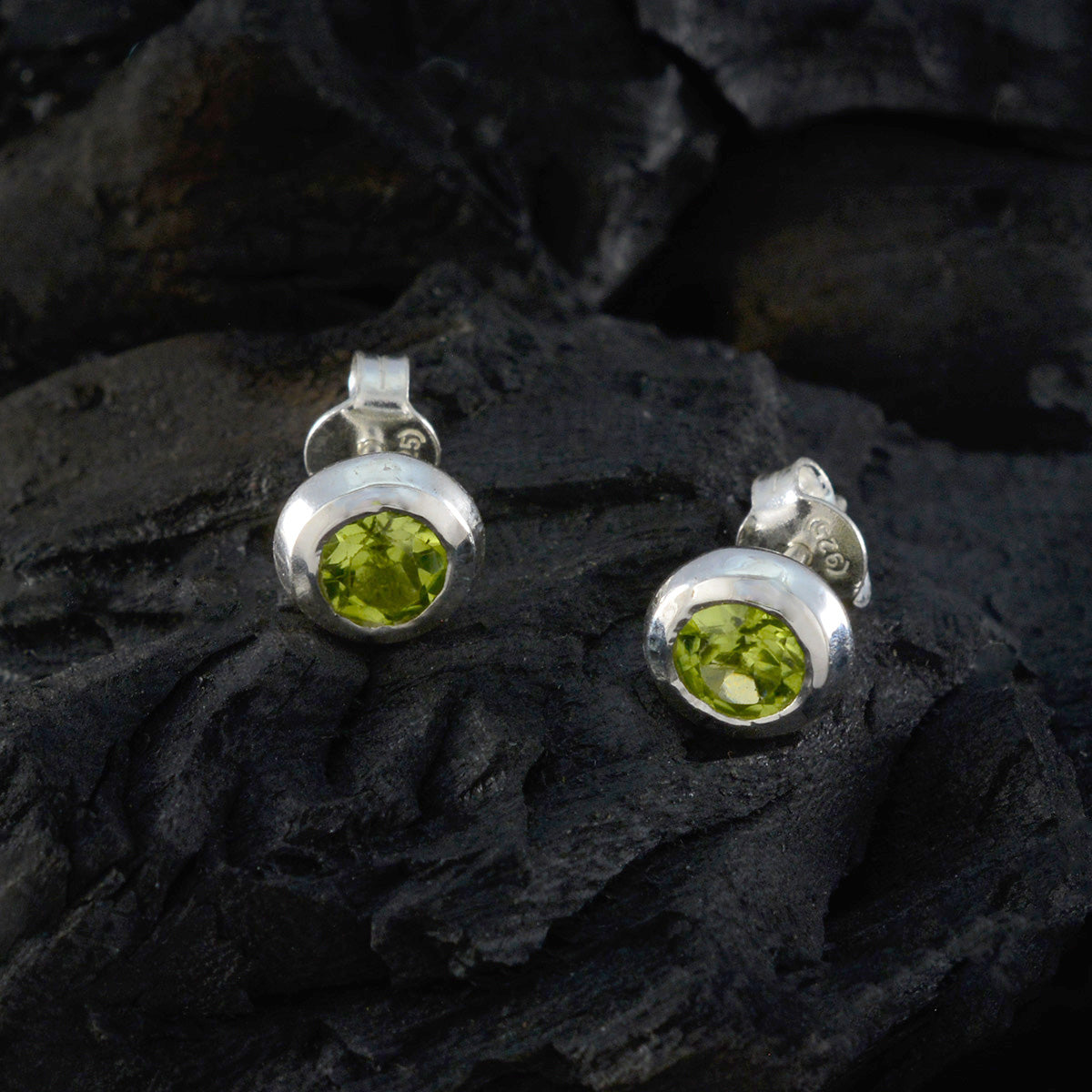 Peridot-Australian-Eliza-Solitaire-Stud-Green-92.5-Silver-Earring