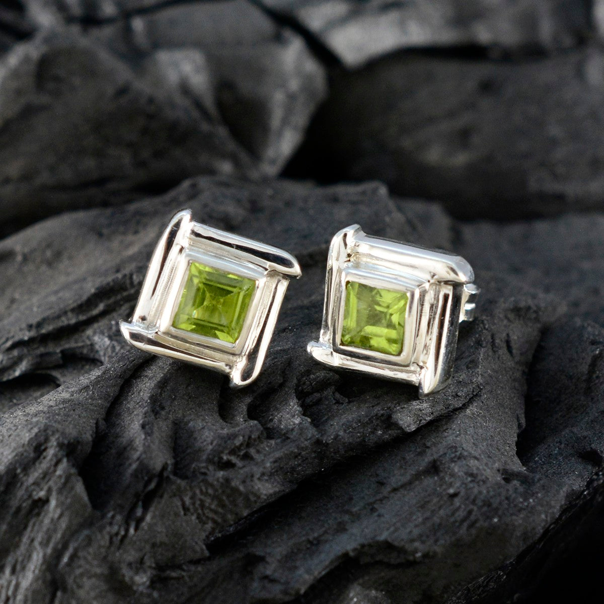 Peridot-American-Amanda-Solitaire-Stud-Green-92.5-Silver-Earring