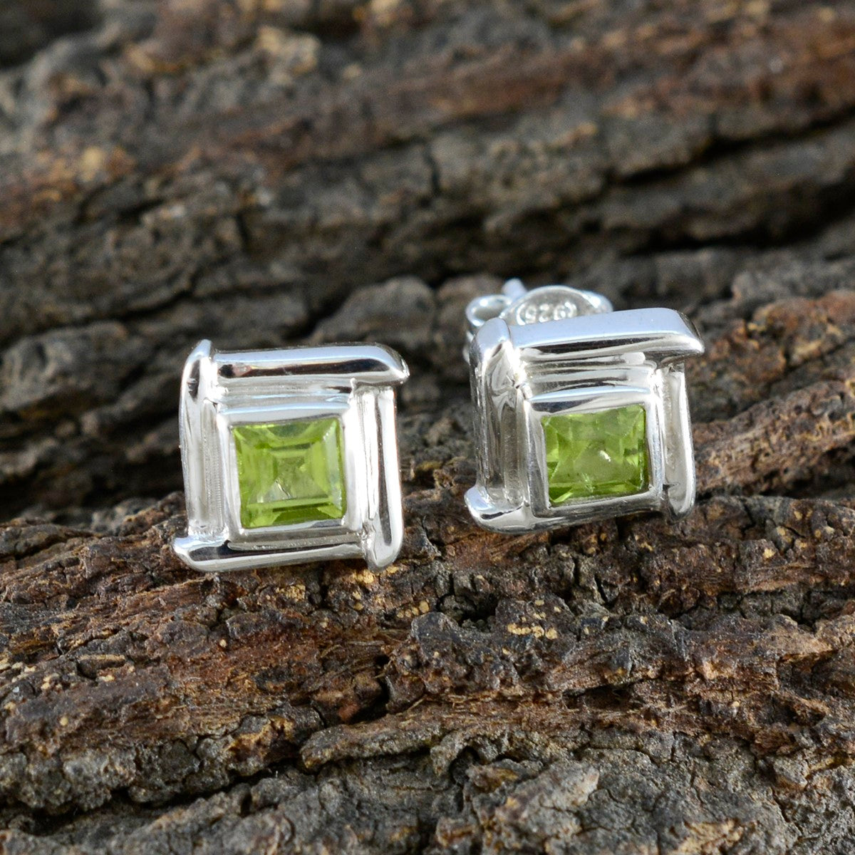 Peridot-American-Amanda-Solitaire-Stud-Green-92.5-Silver-Earring