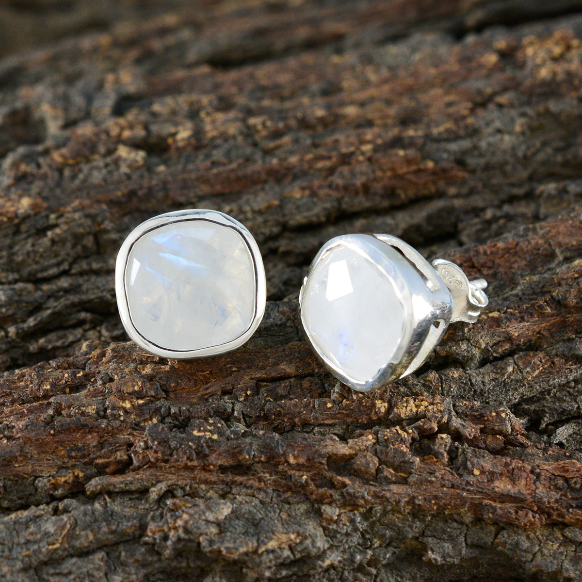 Rainbow-Moonstone-American-Milagros-Solitaire-Stud-White-Silver-Earring