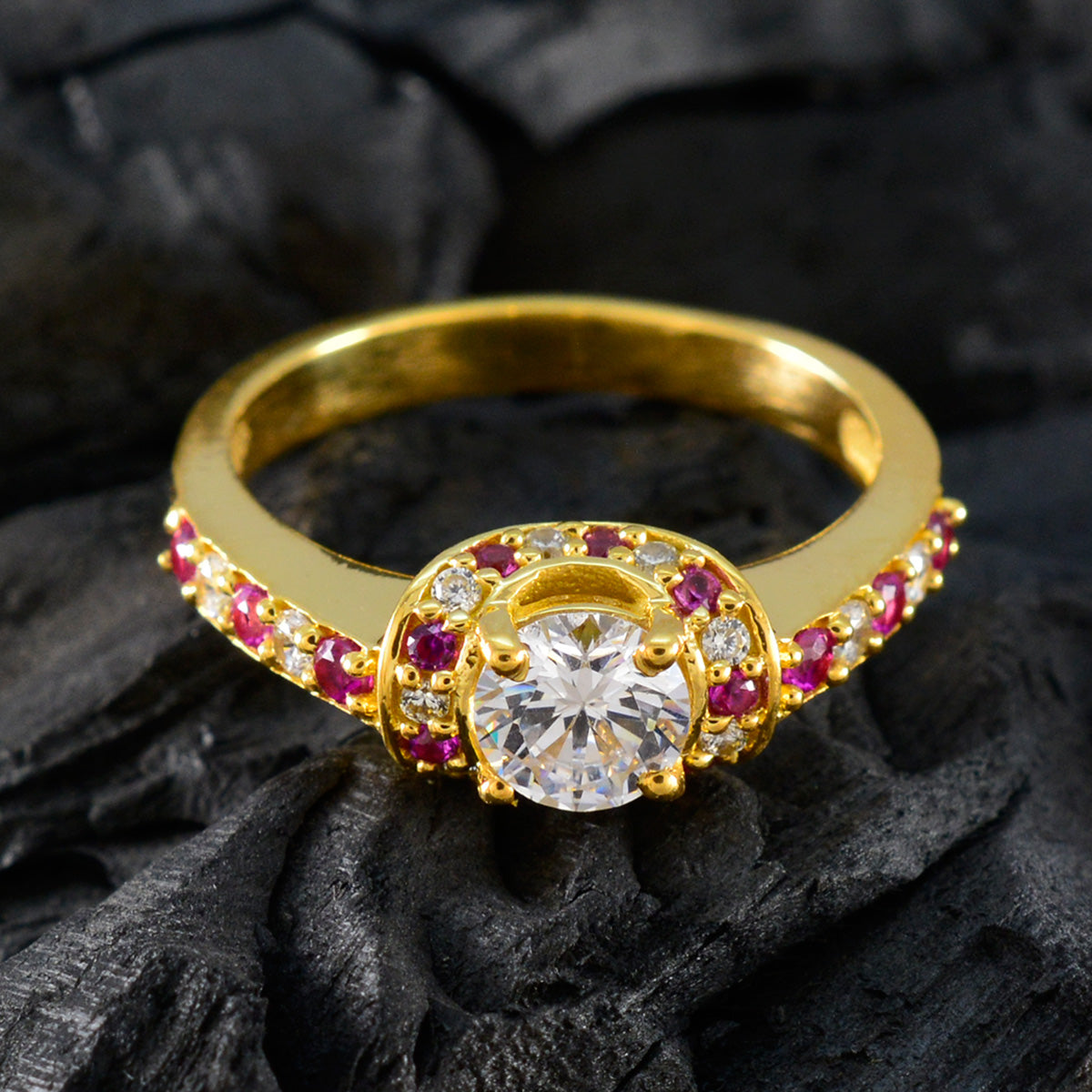 Anillo de plata riyo Choice con chapado en oro amarillo, piedra de rubí cz, ajuste de punta redonda, joyería nupcial, anillo de Navidad
