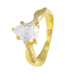 Encantador anillo de plata riyo con chapado en oro amarillo, piedra blanca cz, ajuste de punta en forma de pera, joyería de moda, anillo de cóctel