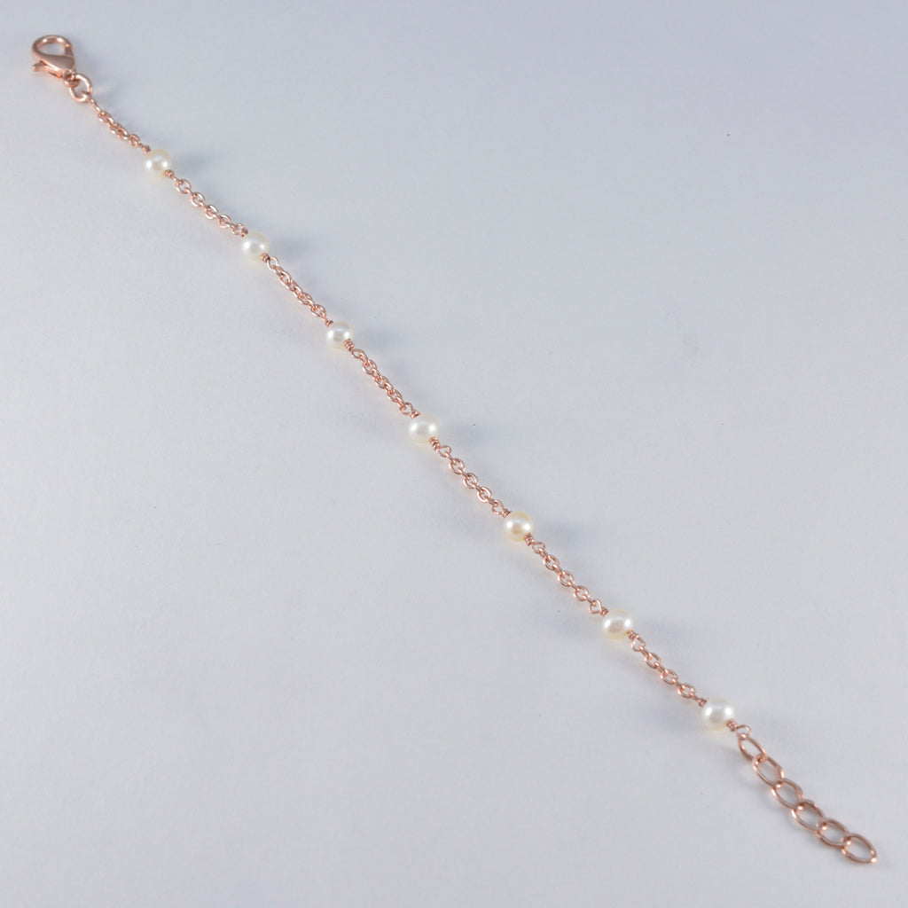 Pearl Autumn Begins Elegant White Silver Chain Bracelet