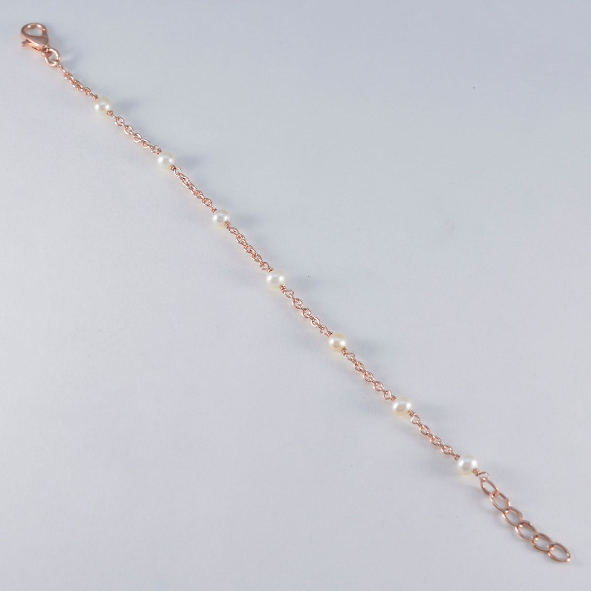 Pearl Autumn Begins Elegant White Silver Chain Bracelet