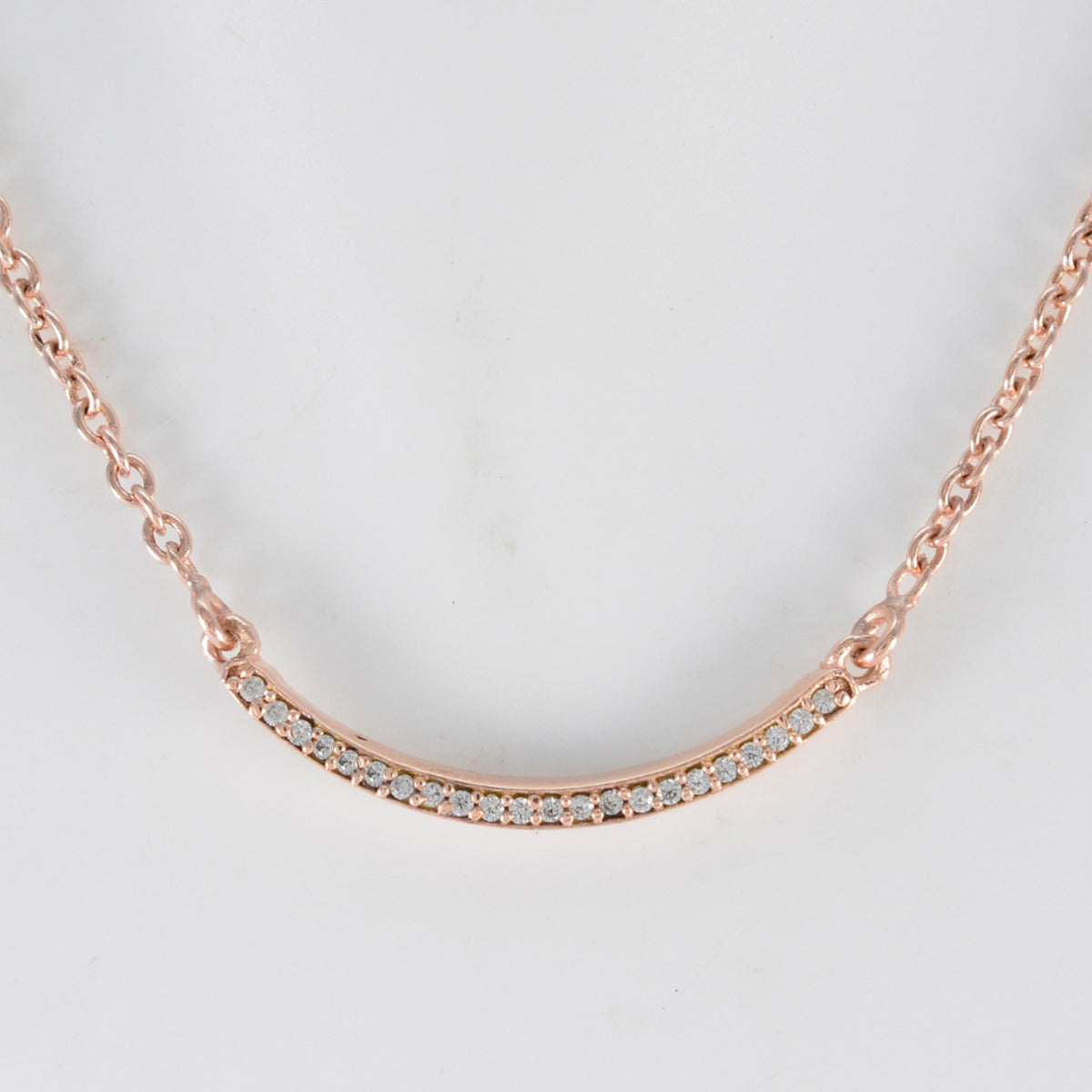 Fjäderlätt indiskt silver med flera Saanvi romantiska vita hängen Sekundär produktbild