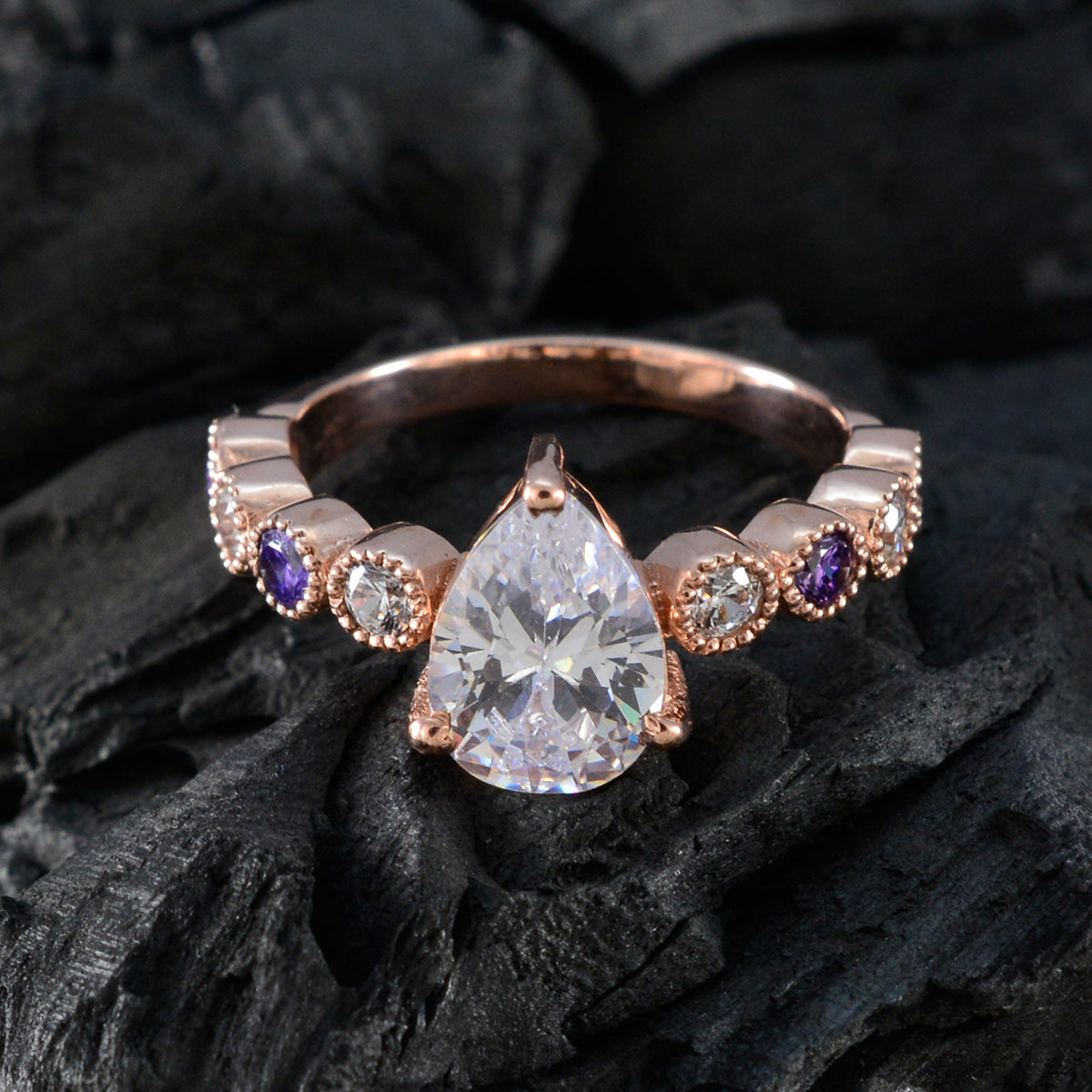 Riyo en cantidad, anillo de plata con chapado en oro rosa, piedra amatista, ajuste de punta en forma de pera, joyería de moda, anillo de Pascua