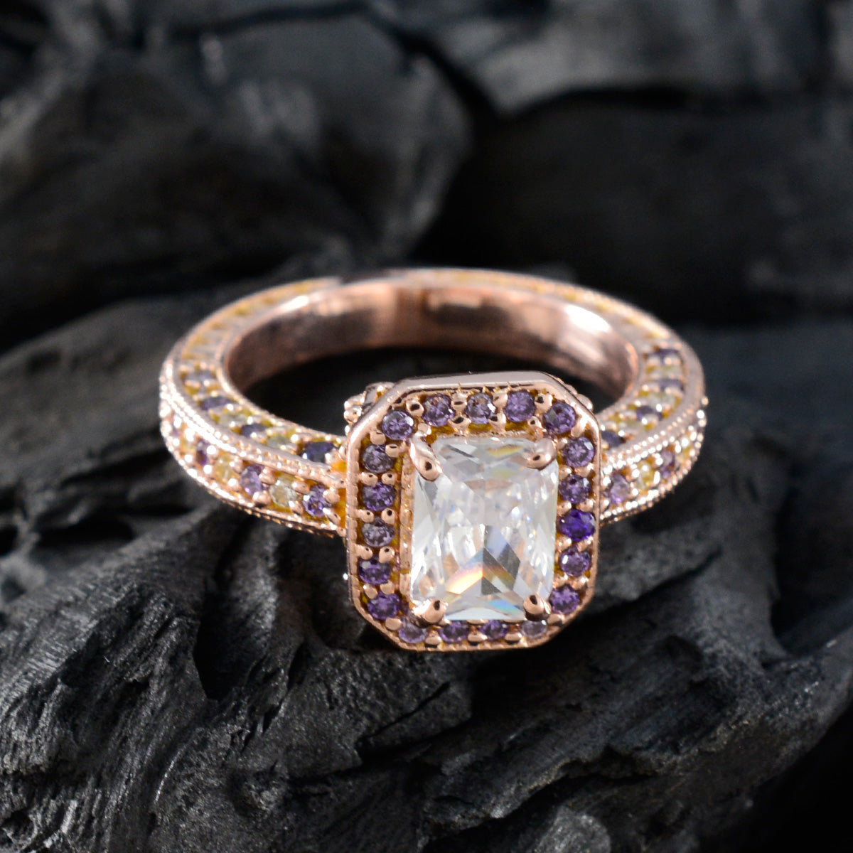 Riyo a granel anillo de plata con chapado en oro rosa piedra amatista forma octágono ajuste de punta joyería elegante anillo de cóctel
