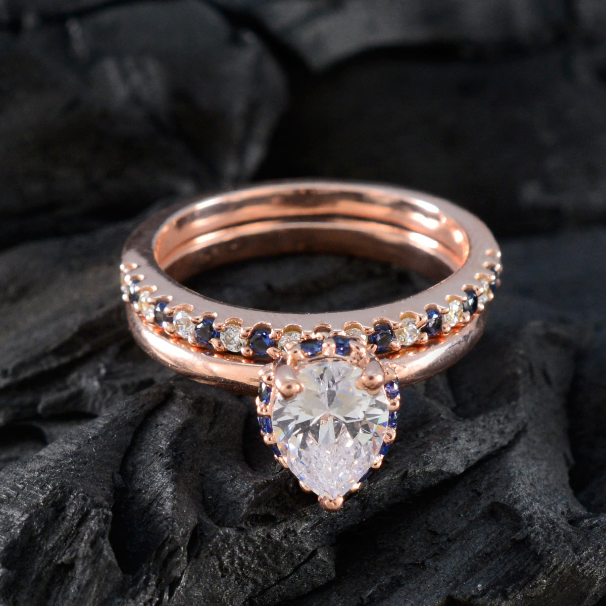 Atractivo anillo de plata riyo con chapado en oro rosa, zafiro azul, piedra cz, ajuste de punta en forma de pera, joyería elegante, anillo del día de San Valentín