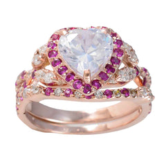 Riyo suministra anillo de plata con chapado en oro rosa, piedra de rubí cz, ajuste de punta en forma de corazón, joyería hecha a mano, anillo de graduación