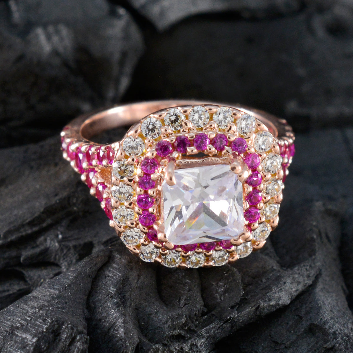 Anillo de plata riyo Choice con chapado en oro rosa, piedra de rubí cz, ajuste de punta cuadrada, joyería de diseño, anillo de Pascua