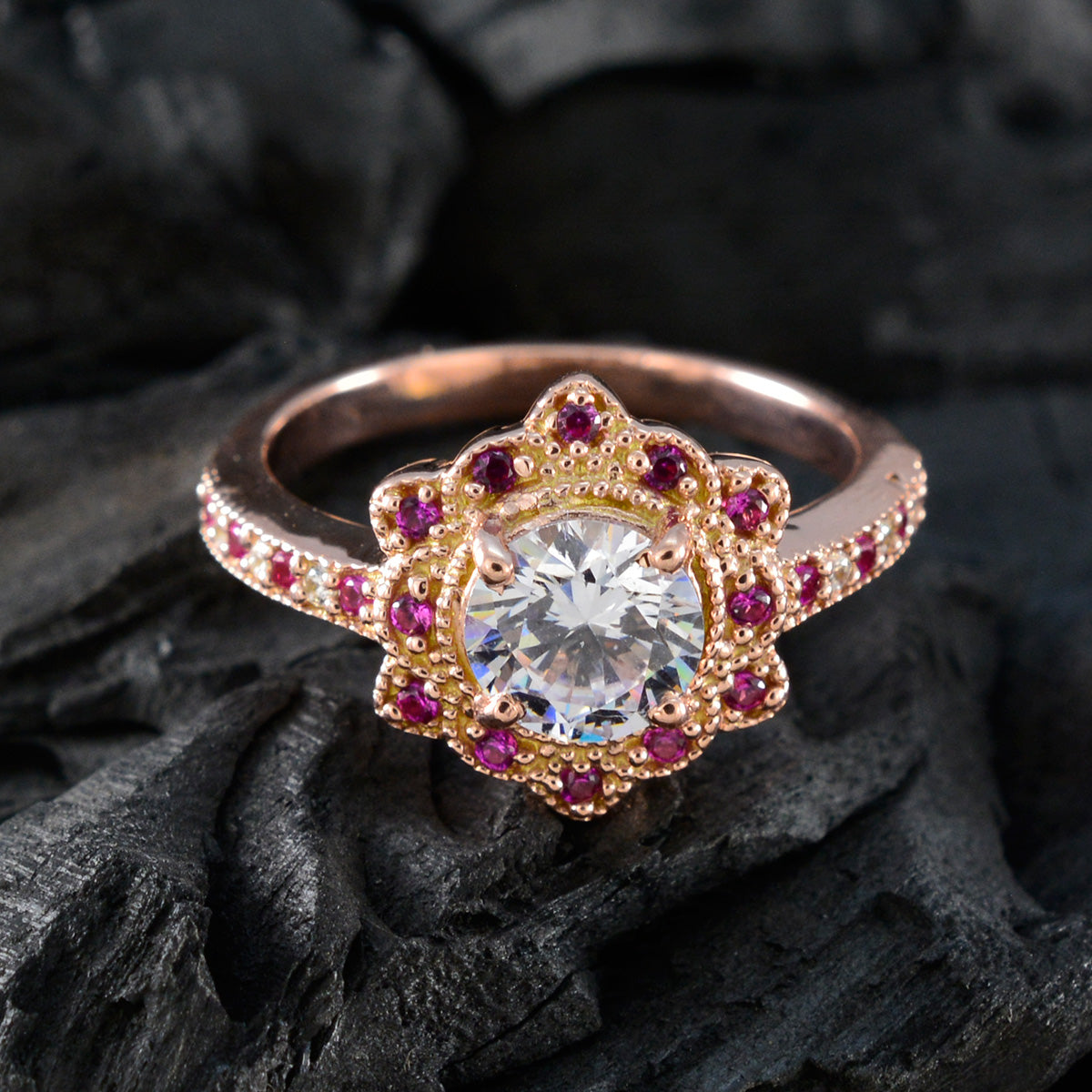 Riyo Klassieke zilveren ring met roségouden robijn CZ-steen Ronde vorm Prong Setting Sieraden verlovingsring