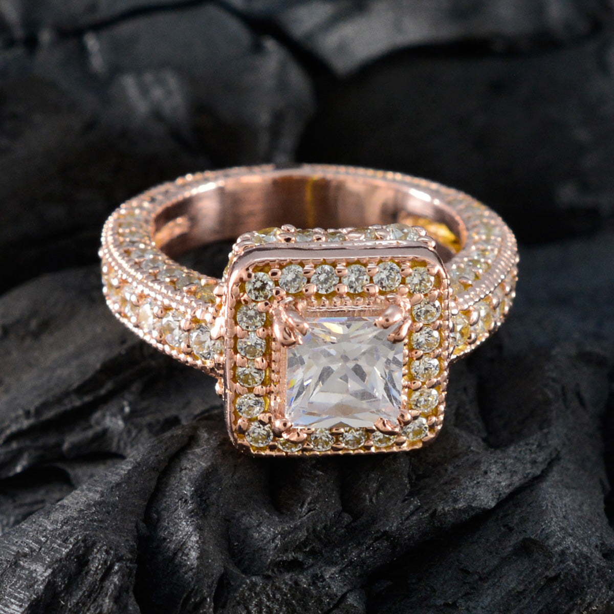 Riyo Beste zilveren ring met roségouden witte CZ-steen vierkante vorm Prong Setting Designer Sieraden Verjaardagsring