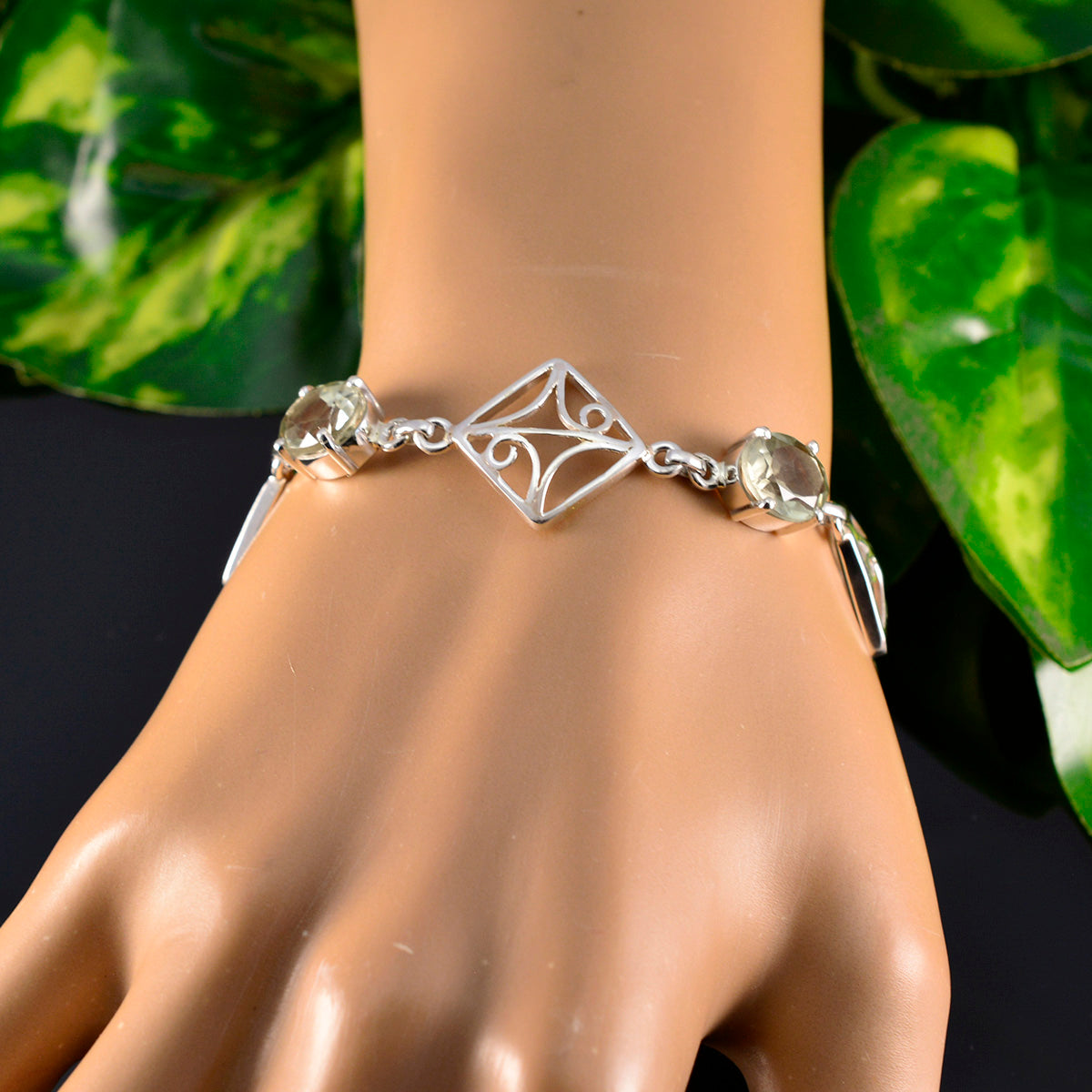 Green Amethyst Day of Happiness Featherlight Light Green Silver Links Bracelet