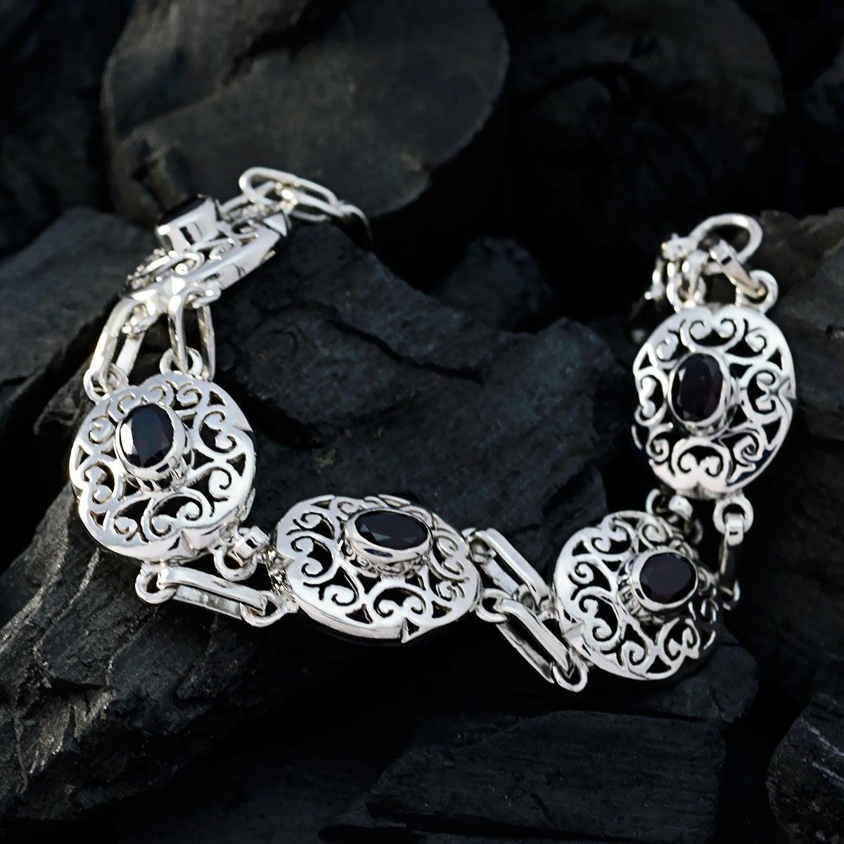 Bracelet fin à maillons en argent sterling rouge Garnet London Fashion Week Image secondaire du produit