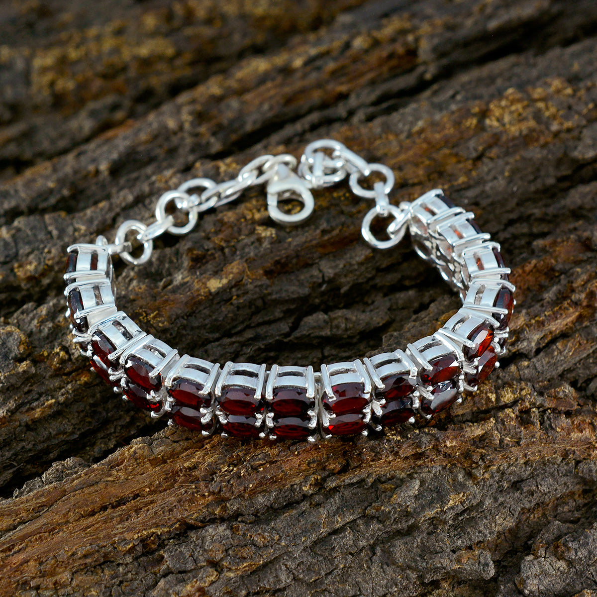 Pulsera de tenis de plata esterlina roja llamativa con granate para el Día del Amor a tu Mascota Imagen secundaria del producto