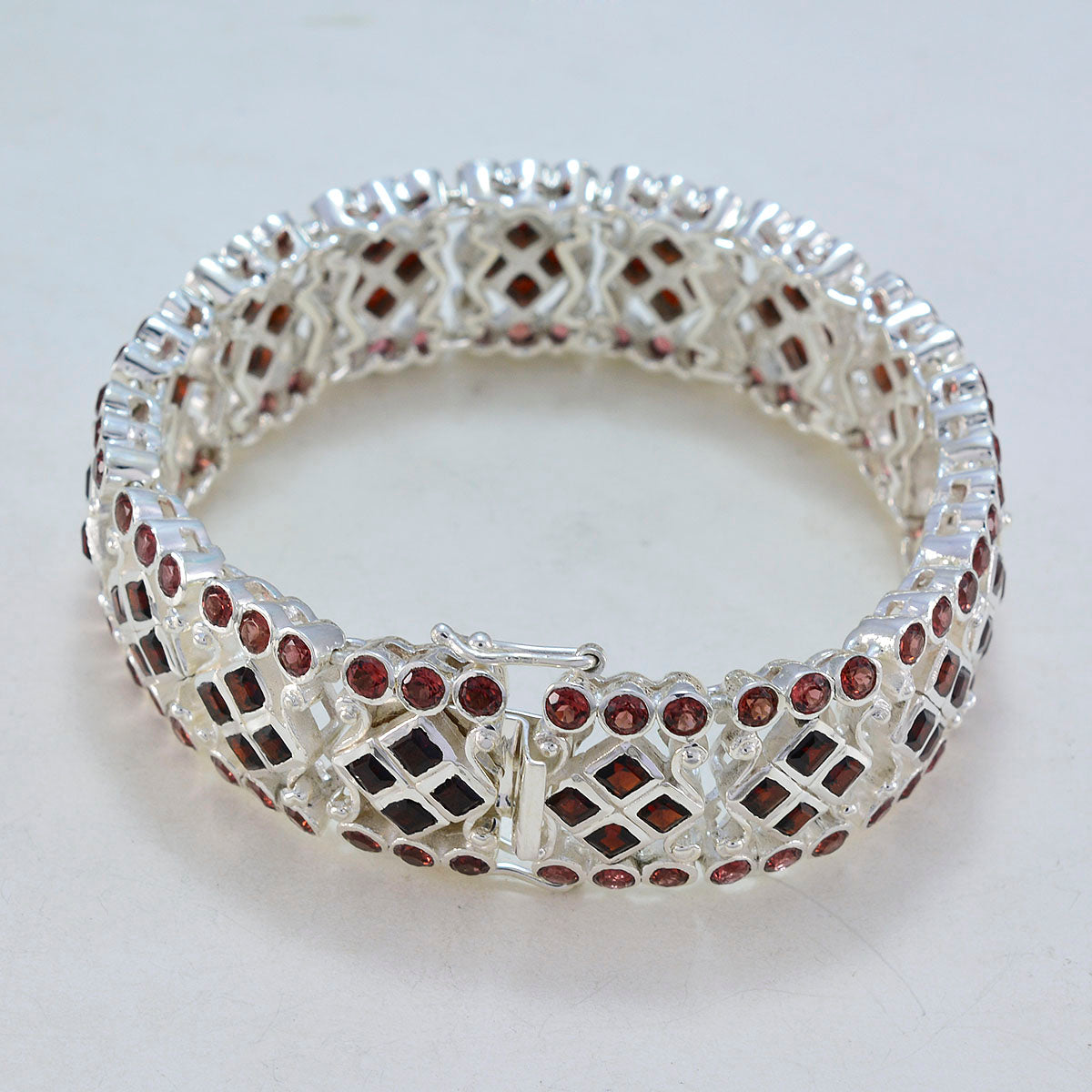 Granat-Allerheiligen-Tennisarmband aus klobigem rotem Sterlingsilber Zweitbild