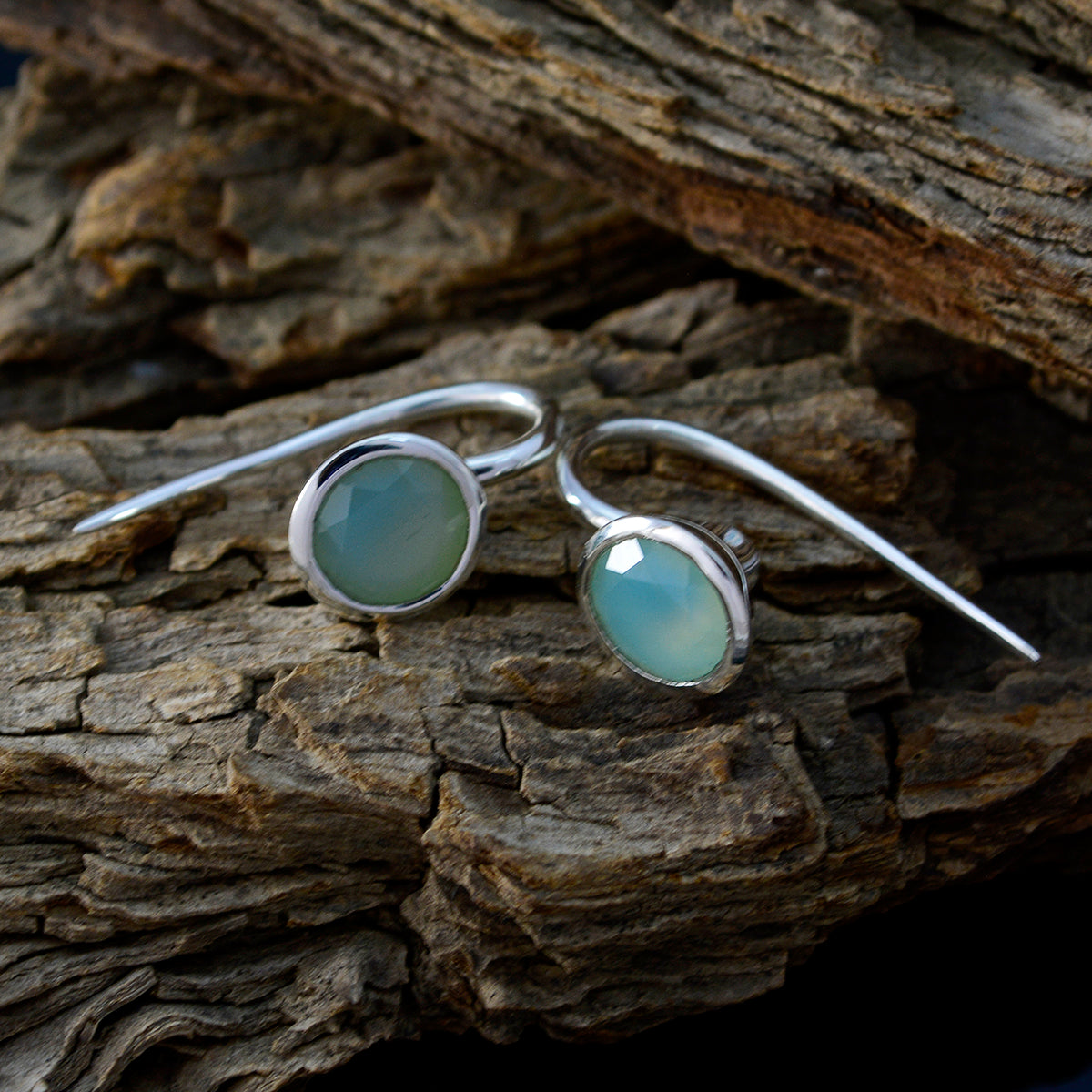 Boucles d'oreilles solitaires Zoe en argent 92,5 et calcédoine aqua du Moyen-Orient Image secondaire du produit