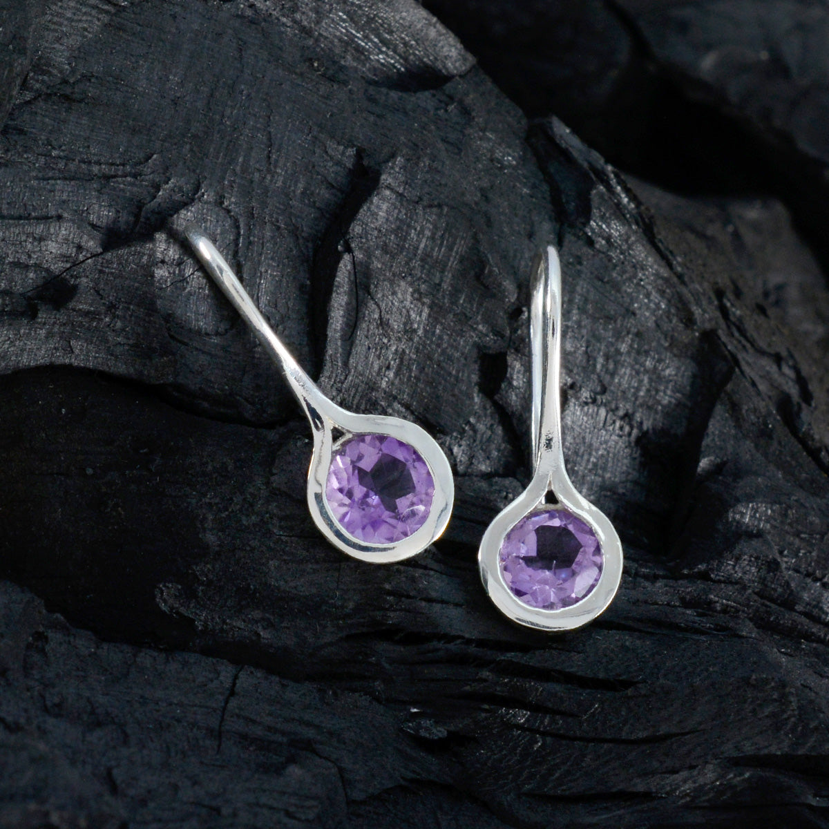 Boucles d'oreilles pendantes en argent sterling 925 avec solitaire Hanna et améthyste d'Amérique latine Image secondaire du produit