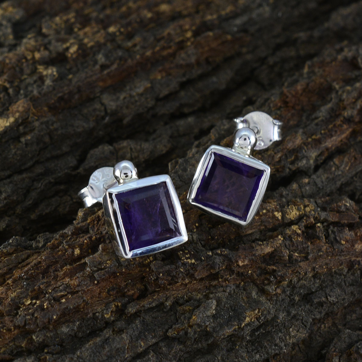 Amethyst-French-Teresa-Solitaire-Stud-Purple-Silver-Earring