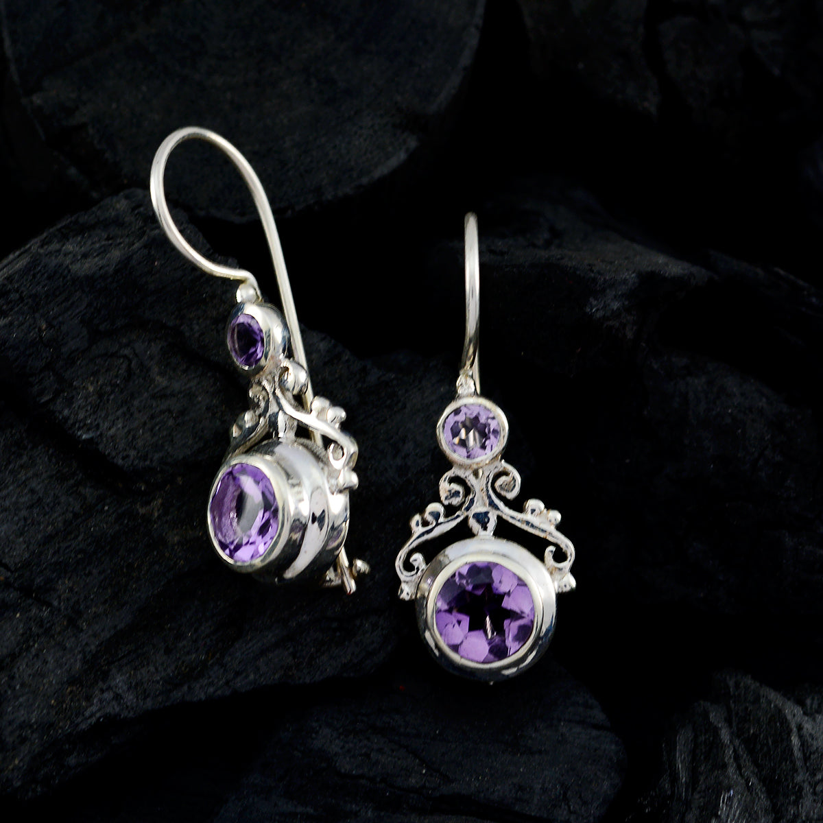 Boucles d'oreilles pendantes multiples Pauline en argent sterling violet et améthyste Image secondaire du produit