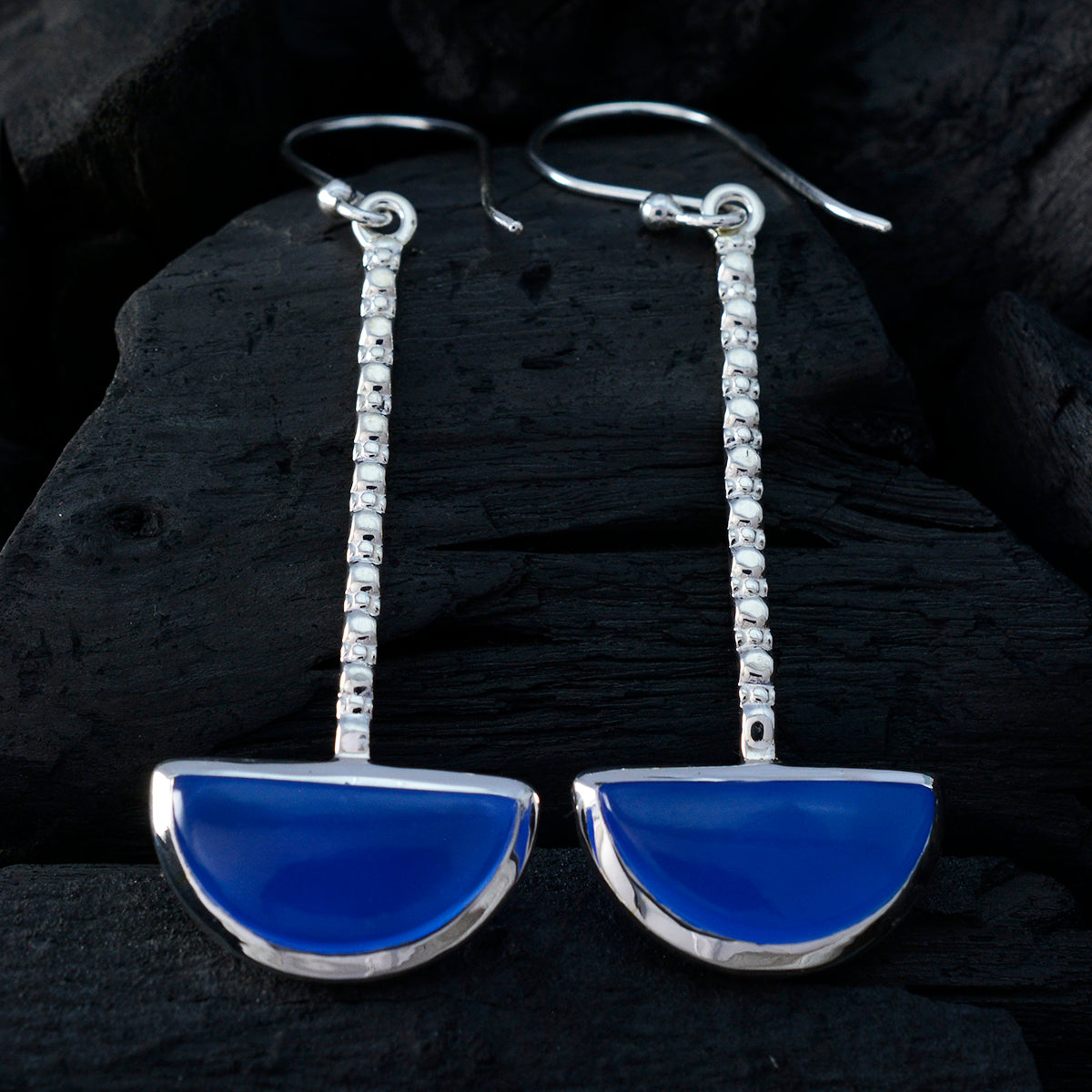 Boucles d'oreilles solitaires turques en calcédoine bleue et argent bleu Image secondaire du produit