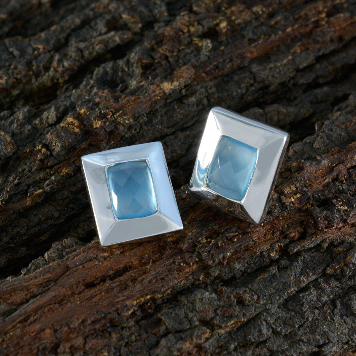 Blue-Chalcedony-Spanish-Laura-Solitaire-Stud-Blue-Sterling-Silver-Earring
