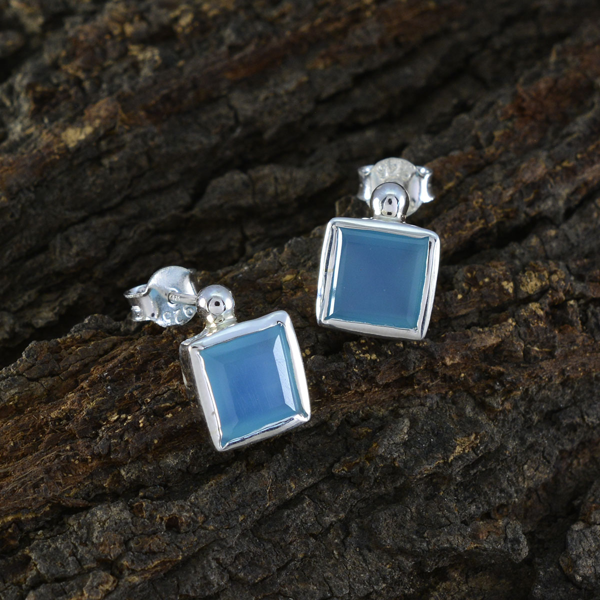 Blue-Chalcedony-Australian-Patricia-Solitaire-Stud-Blue-Sterling-Silver-Earring