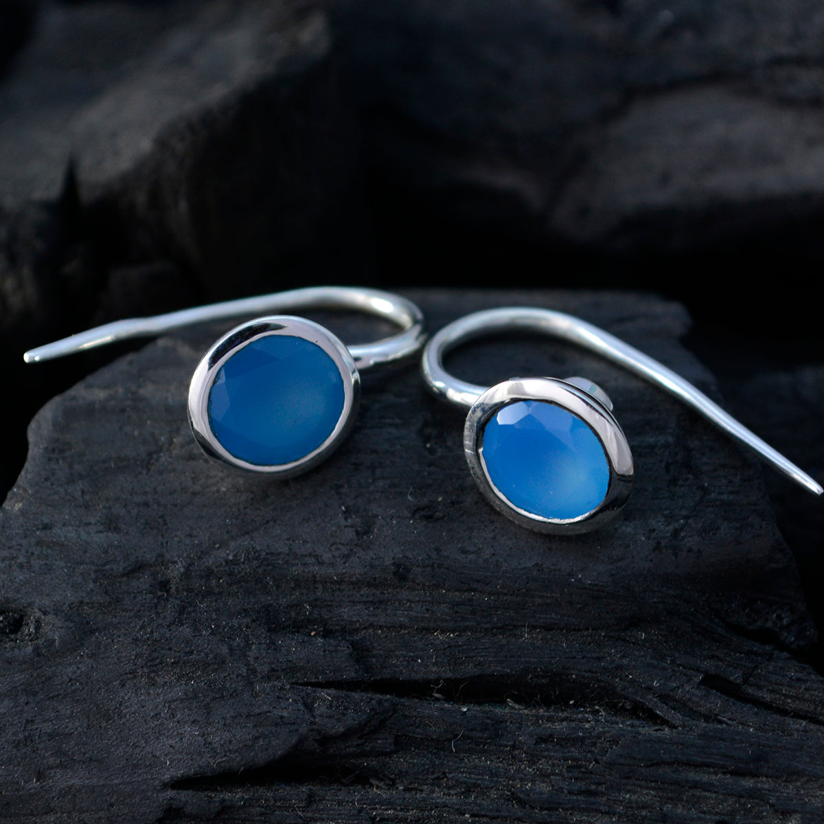 Boucles d'oreilles pendantes en argent sterling 925 et calcédoine bleue Image secondaire du produit