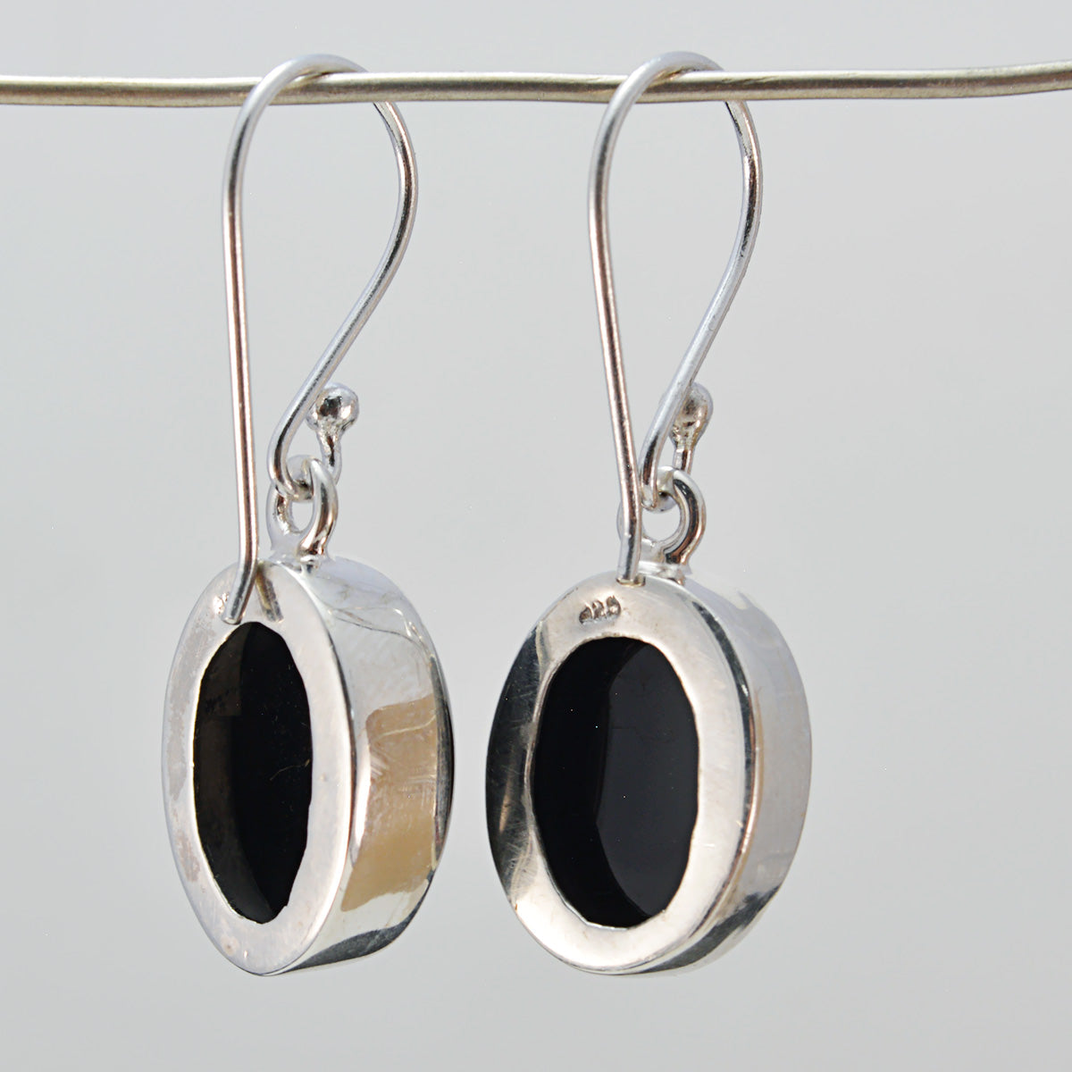 Svart Onyx Mellanöstern Chloe flersidiga örhängen i svart 925 silver Sekundär produktbild