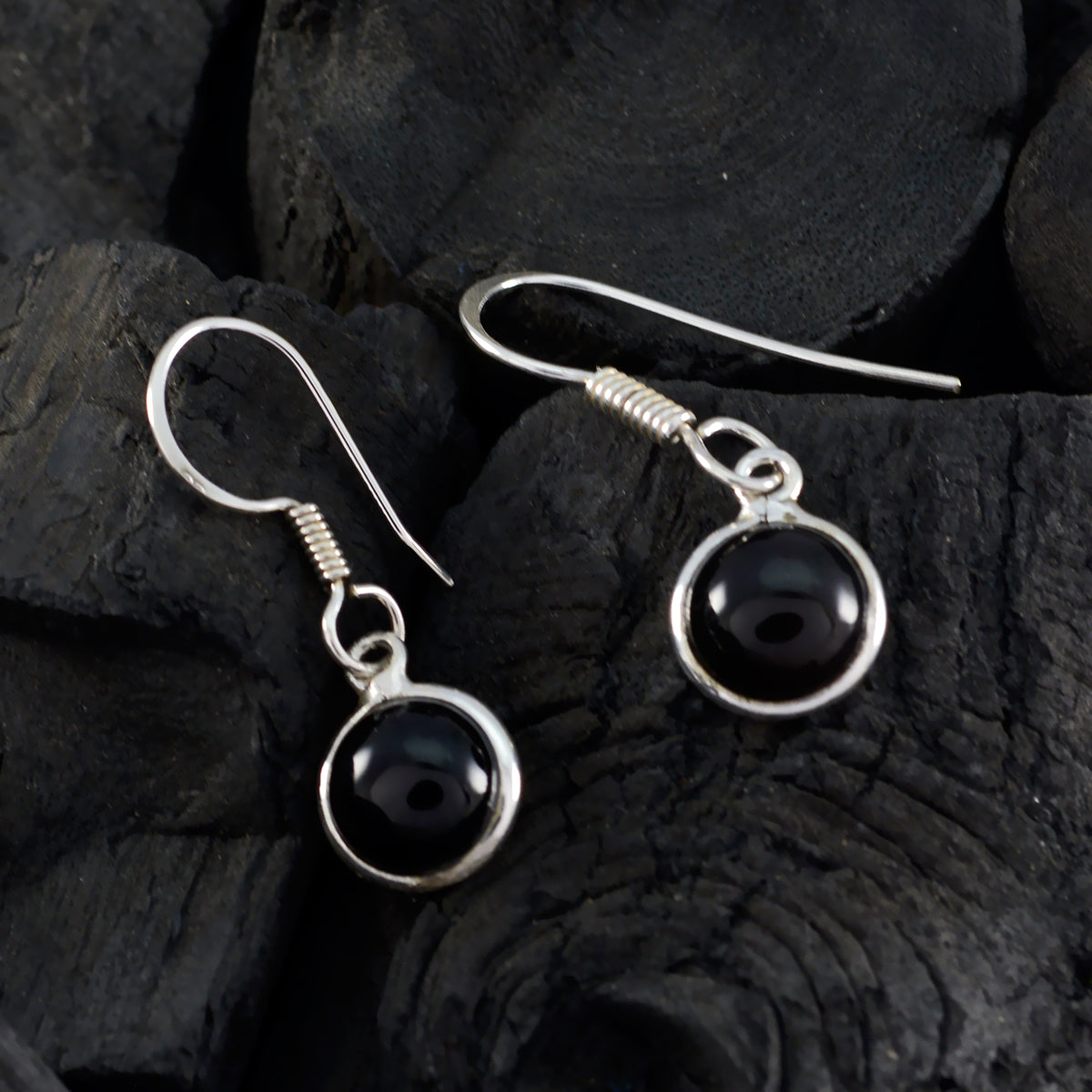 Orecchino pendente solitario Eliza in onice nero francese in argento sterling 925 nero Immagine secondaria del prodotto