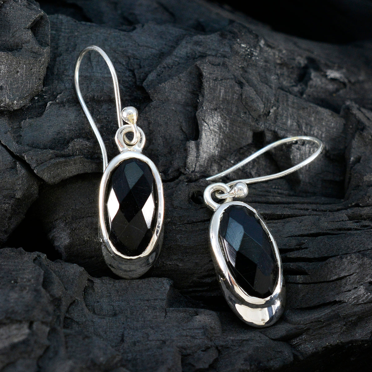 Black-Onyx-African-Ines-Solitaire-Dangle-Black-Silver-Earring