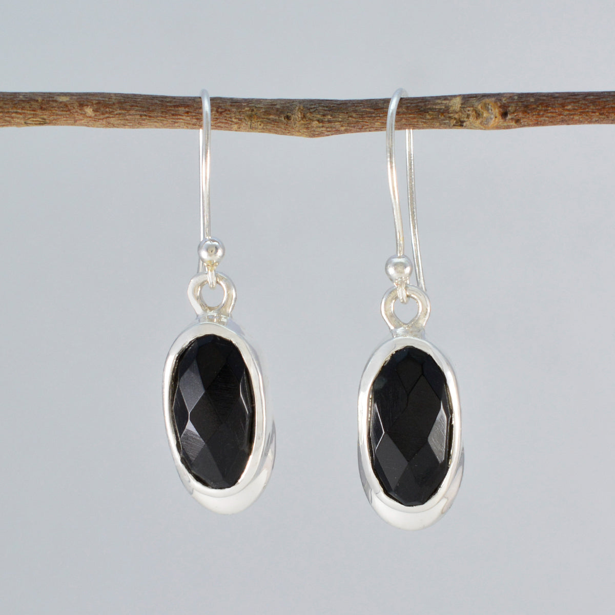 Black-Onyx-African-Ines-Solitaire-Dangle-Black-Silver-Earring