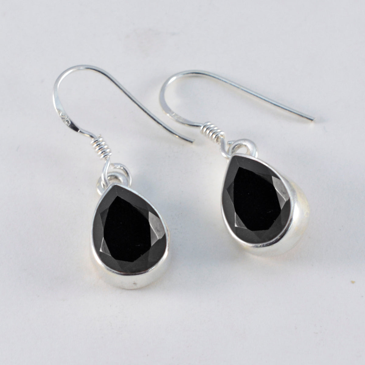 Black-Onyx-Latin-American-Hye-jin-Solitaire-Dangle-Black-Sterling-Silver-Earring