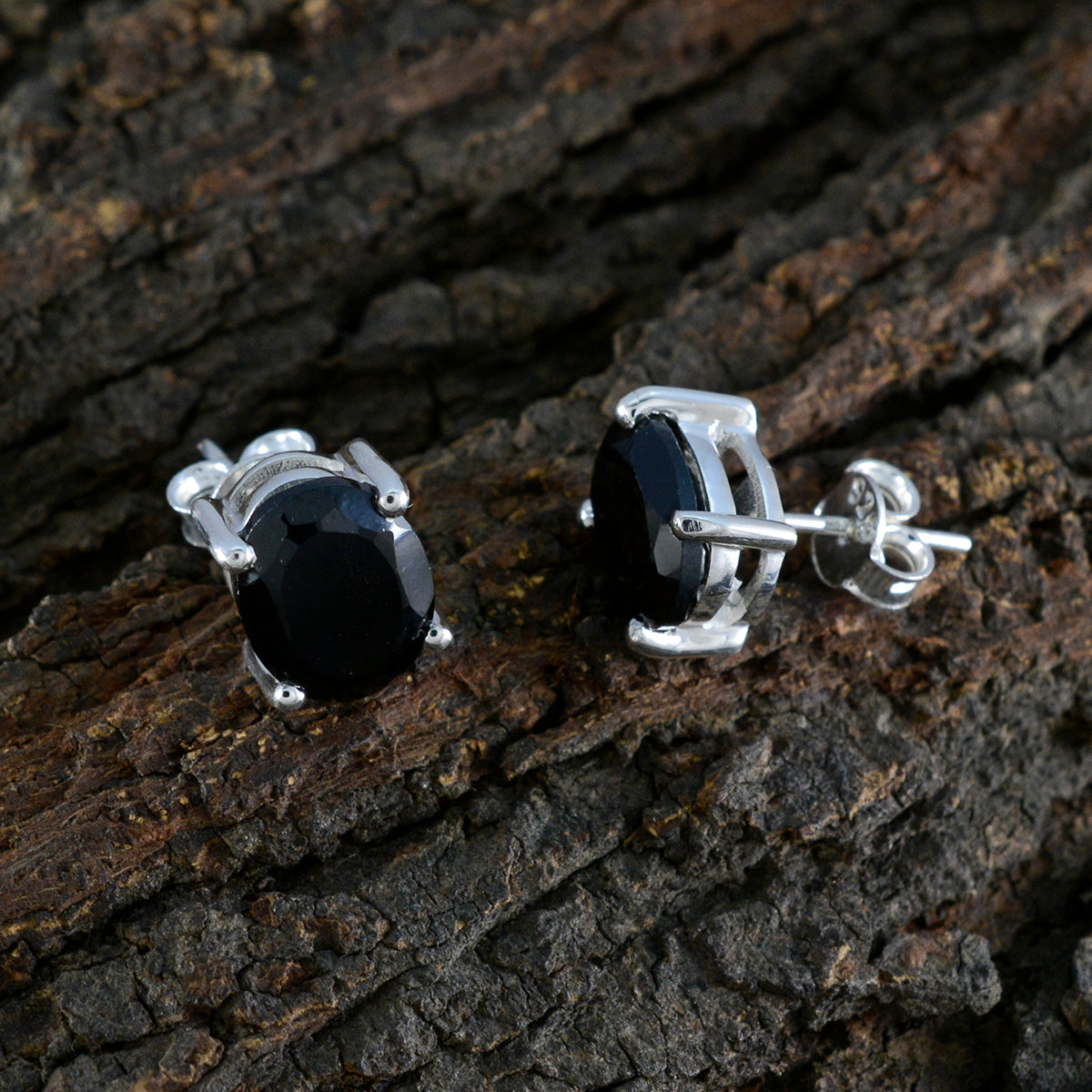Black-Onyx-Korean-Addison-Solitaire-Stud-Black-Silver-Earring