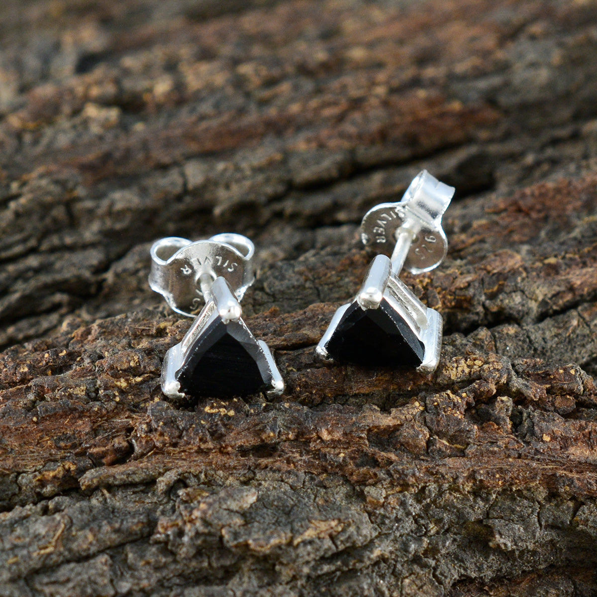 Black-Onyx-Moroccan-Carolina-Solitaire-Stud-Black-Silver-Earring