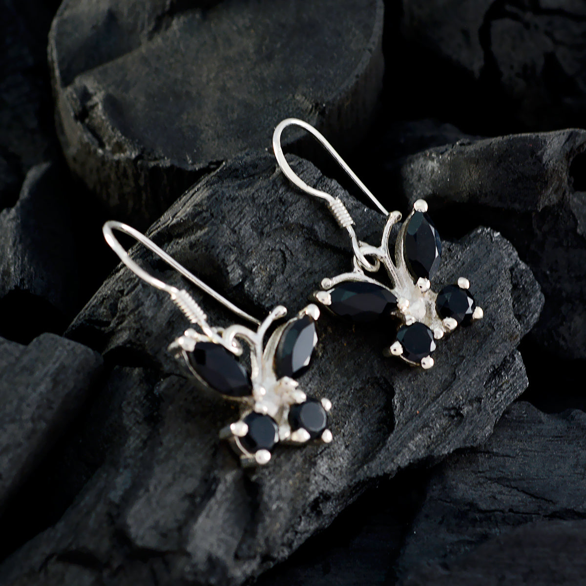 Boucles d'oreilles pendantes multiples en argent 925 noir avec onyx noir américain Image secondaire du produit