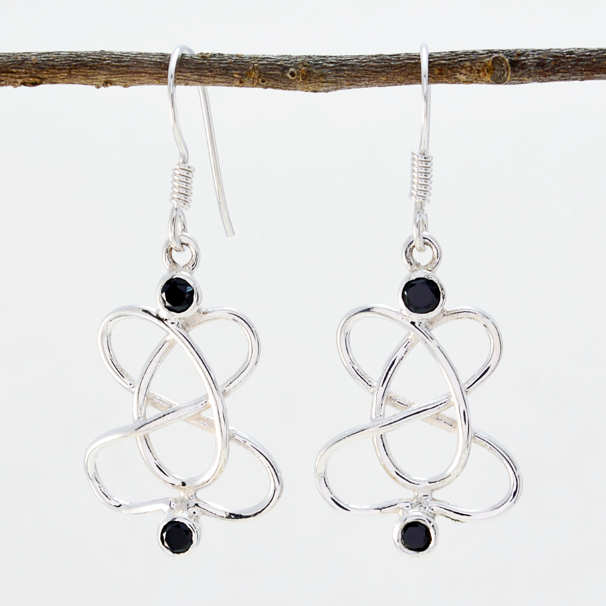 Orecchini pendenti multipli in argento sterling 925 nero con onice nero coreano Eun-ji Immagine secondaria del prodotto