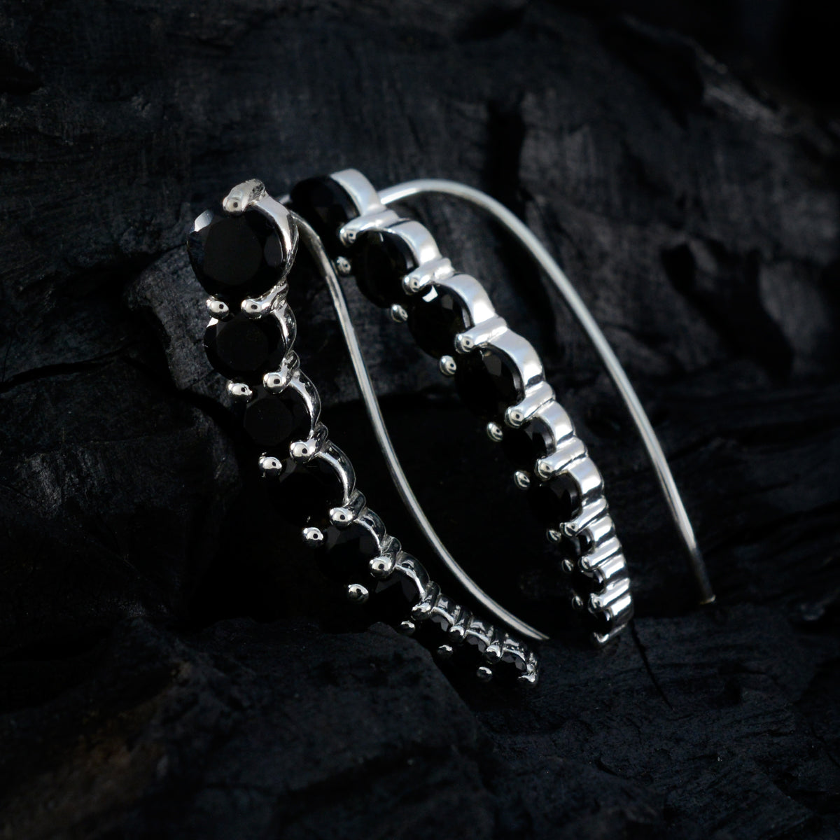 Black-Onyx-African-Yuki-multiple-EarCuff-Black-Silver-Earring